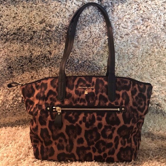 michael kors kelsey leopard tote